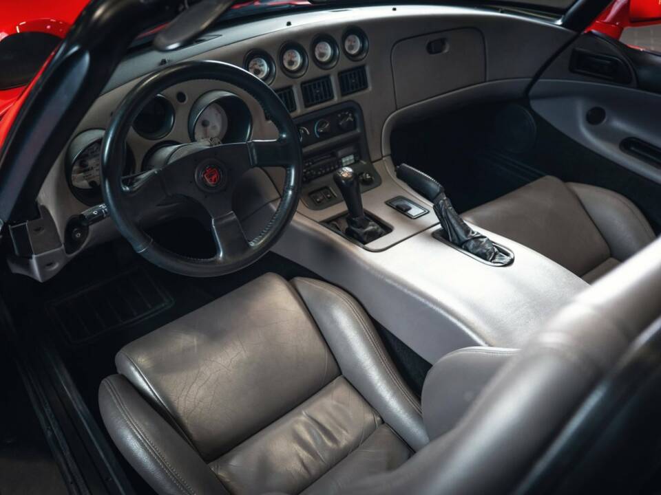 Image 6/15 of Dodge Viper RT/10 (1994)