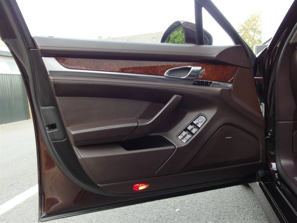 Bild 36/98 von Porsche Panamera Turbo (2009)
