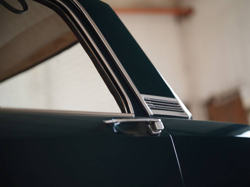 Image 61/83 of Alfa Romeo 1750 Berlina (1970)