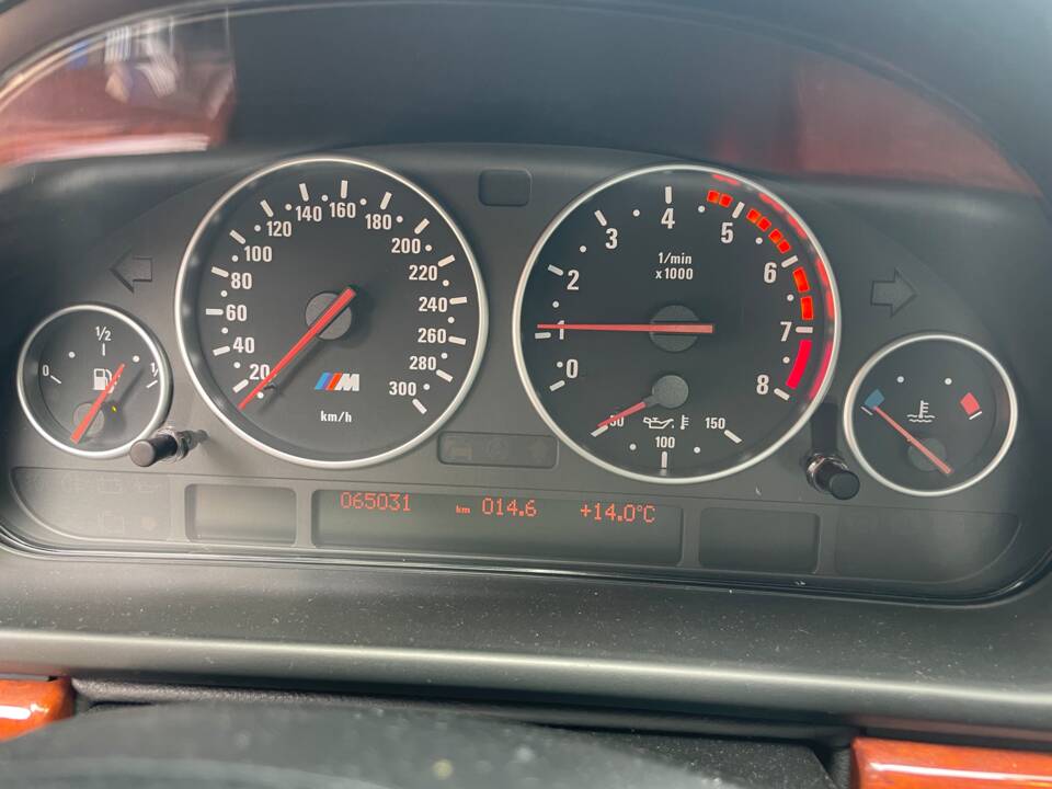 Bild 23/25 von BMW M5 (2000)