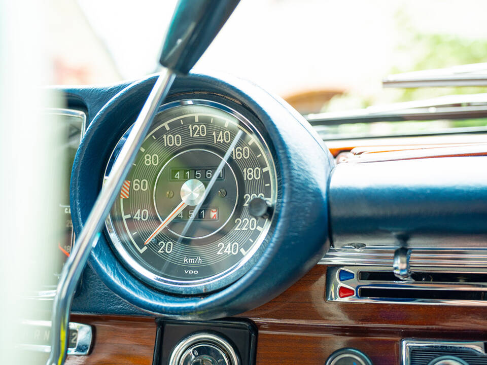 Image 36/48 of Mercedes-Benz 280 SE (1969)