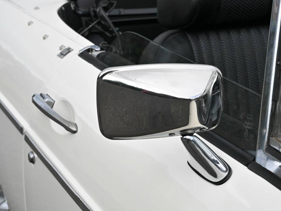 Image 32/50 of MG MGB (1972)