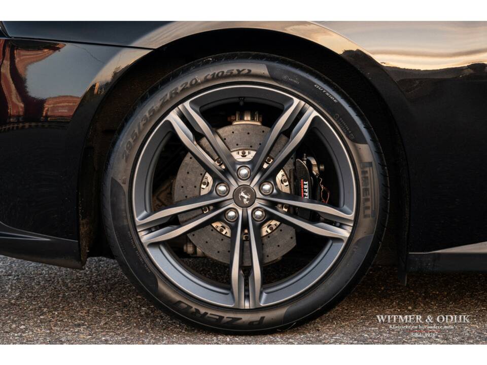 Bild 24/47 von Ferrari GTC4Lusso (2017)