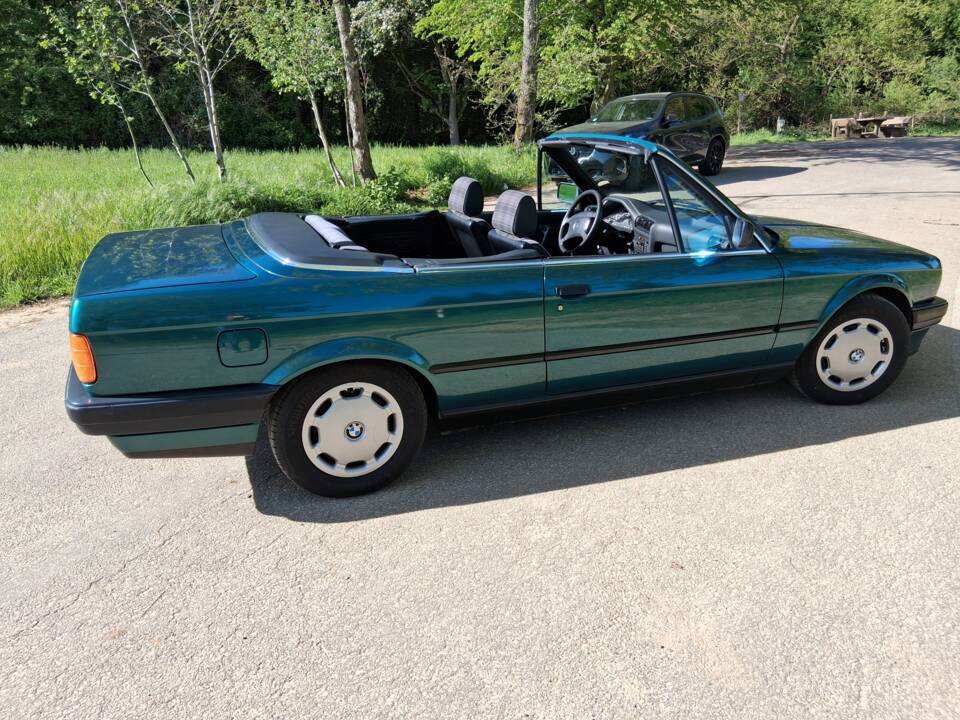 Image 4/18 of BMW 318i (1992)