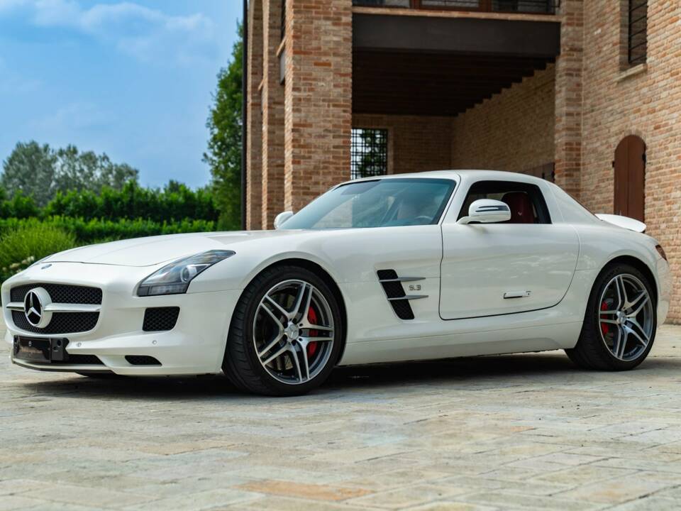 Image 1/50 of Mercedes-Benz SLS AMG (2010)