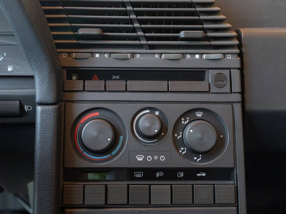 Image 35/50 de Alfa Romeo 164 2.0 (1991)