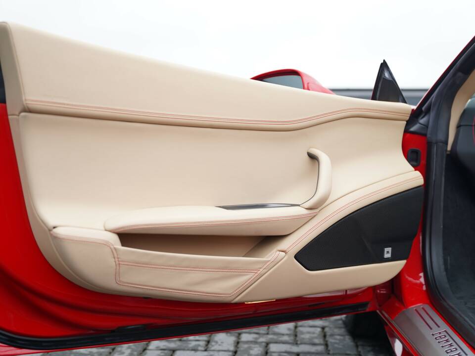 Bild 15/50 von Ferrari 458 Spider (2013)