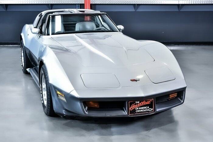 Image 5/7 of Chevrolet Corvette (1982)