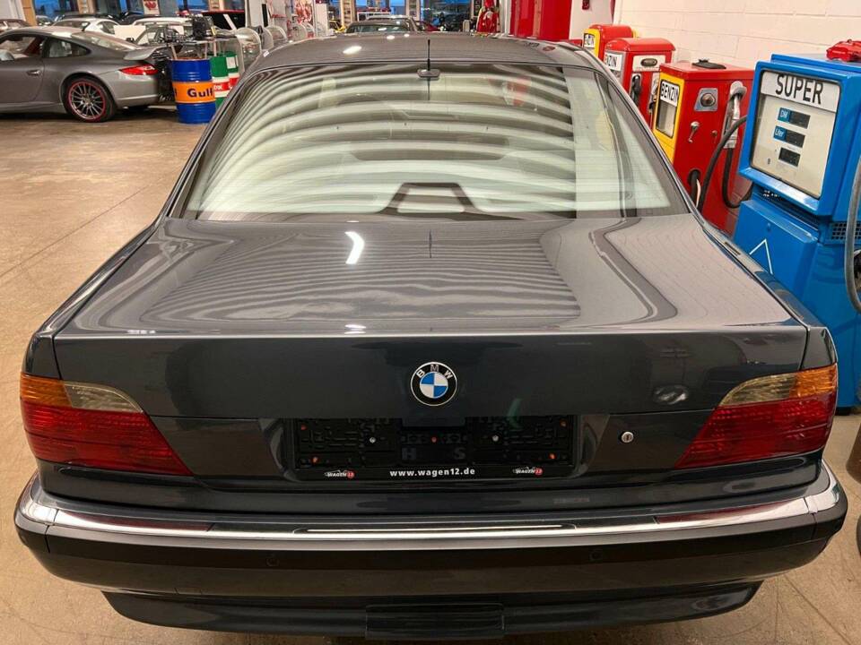 Image 17/20 de BMW 740i (1998)