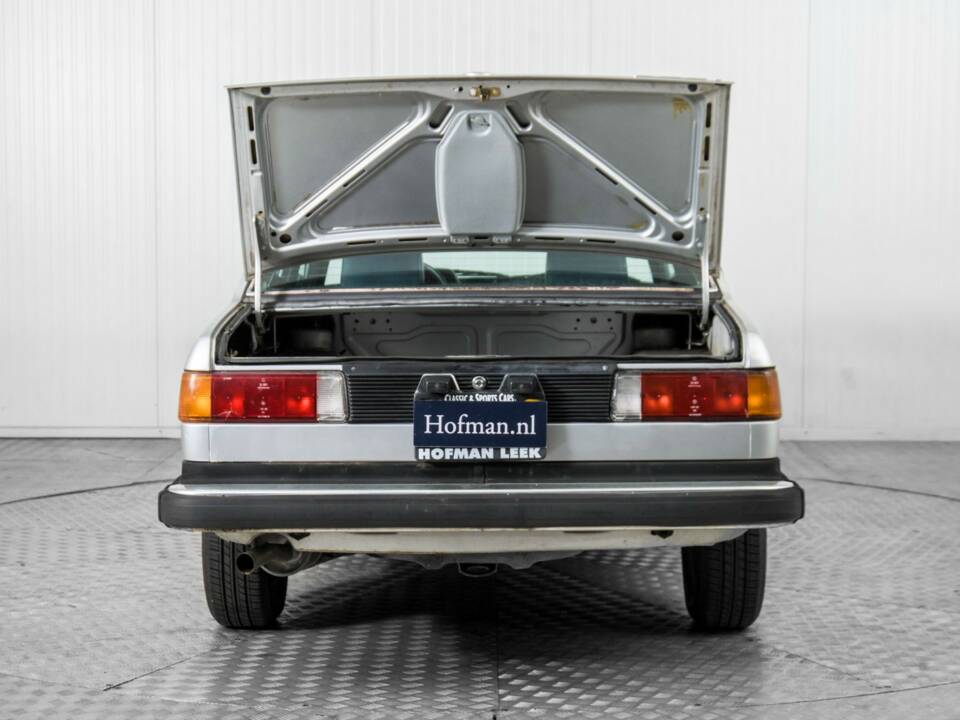 Bild 38/50 von BMW 320i (1981)