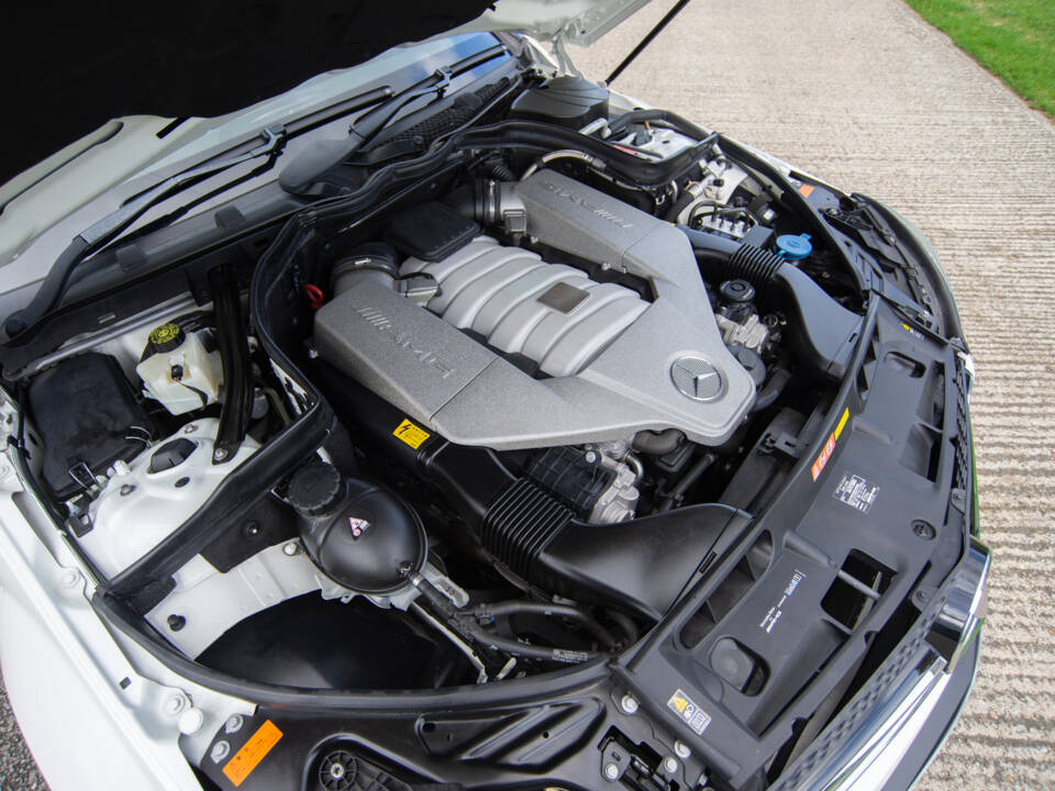 Image 18/25 of Mercedes-Benz C 63 AMG (2012)