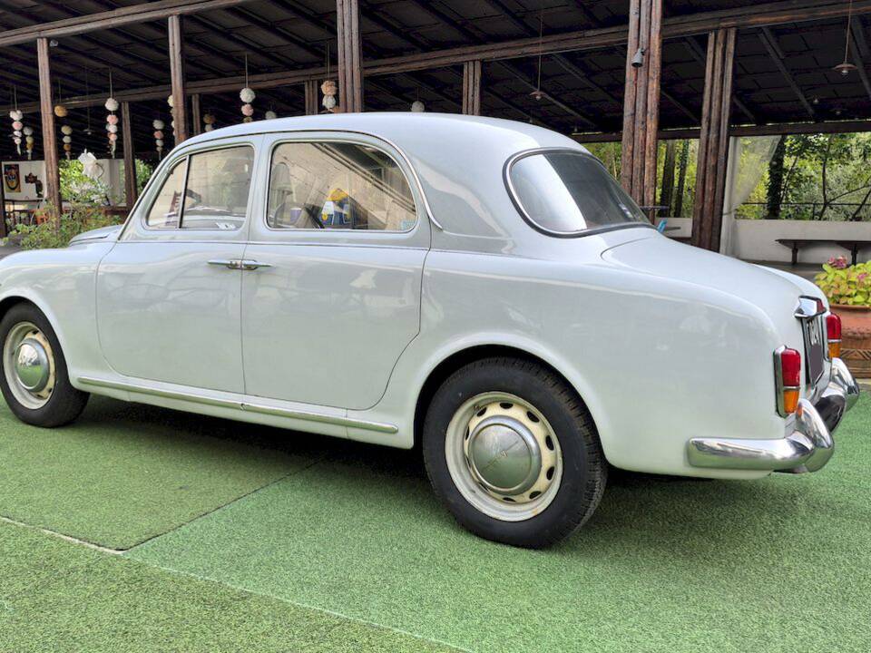 Image 15/53 of Lancia Appia C10 (1957)