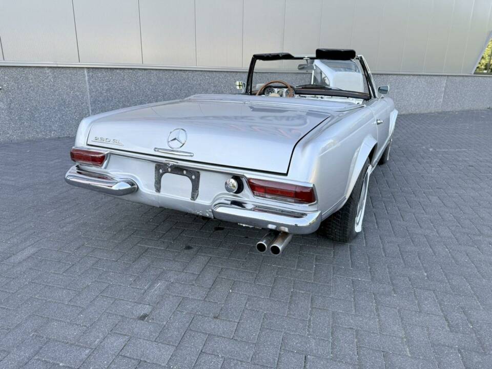 Image 12/36 of Mercedes-Benz 230 SL (1965)