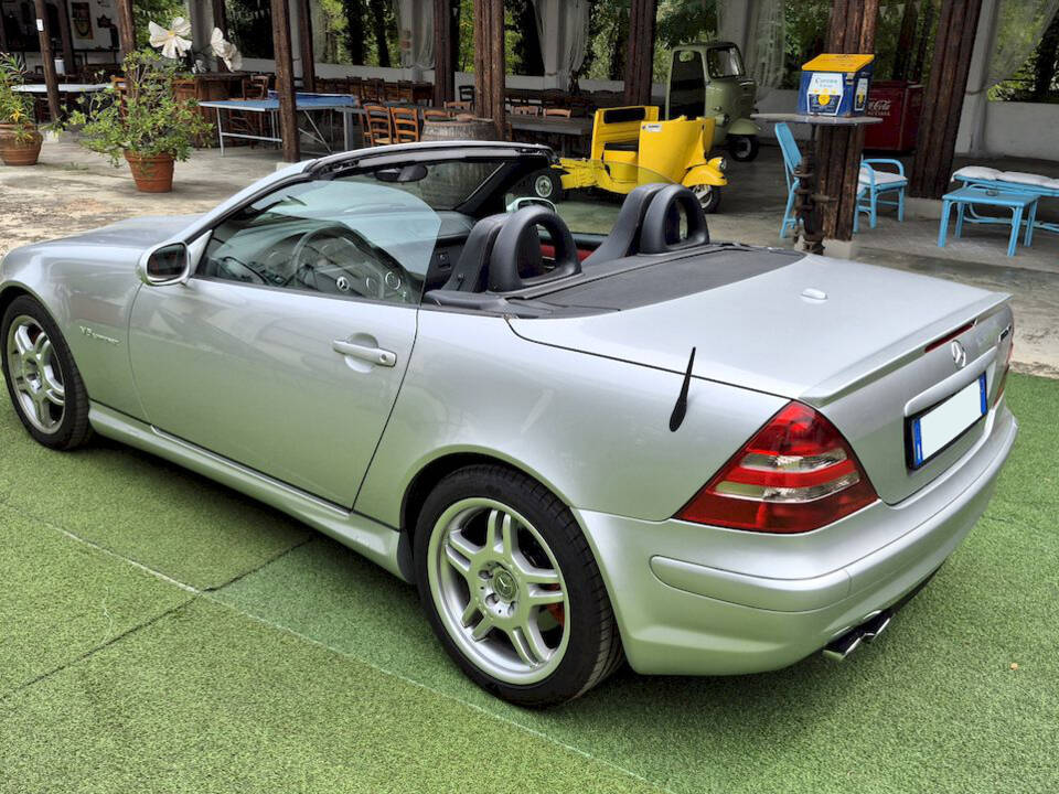 Afbeelding 40/63 van Mercedes-Benz SLK 32 AMG (2001)