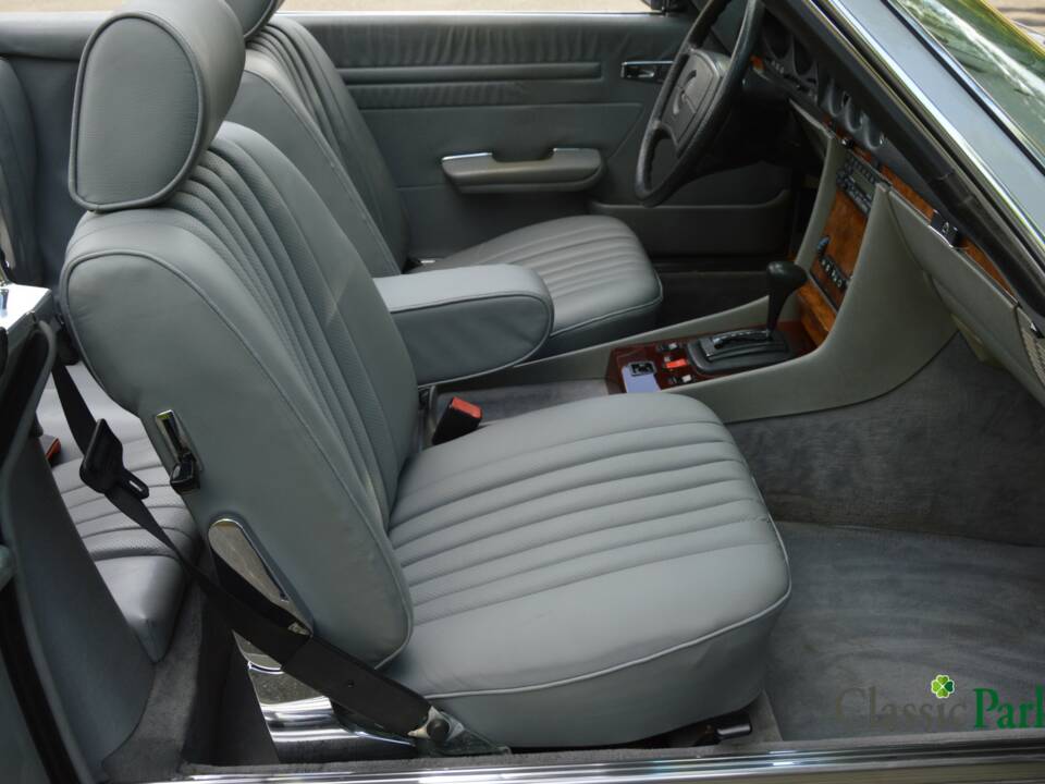 Image 35/50 de Mercedes-Benz 500 SL (1985)
