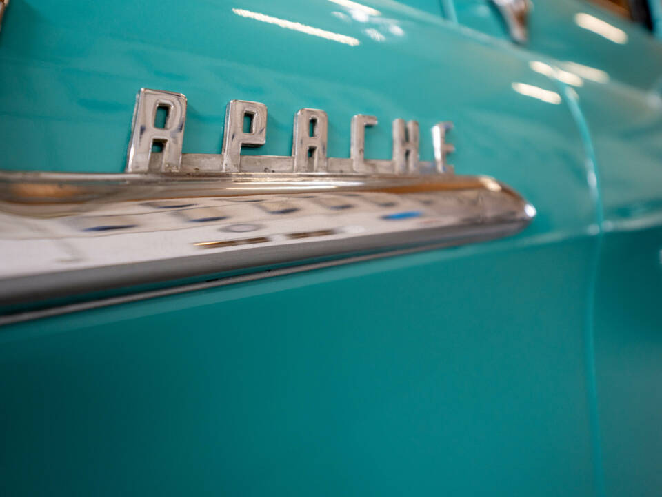 Image 24/38 of Chevrolet Apache Stepside (1958)