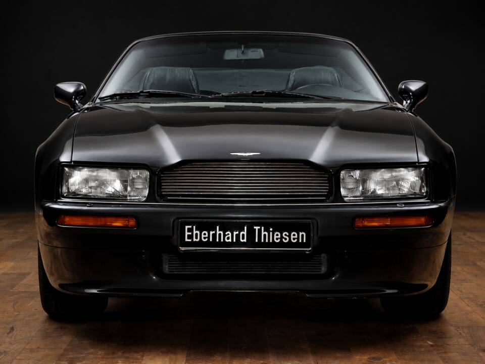Immagine 4/17 di Aston Martin Virage Volante (1994)
