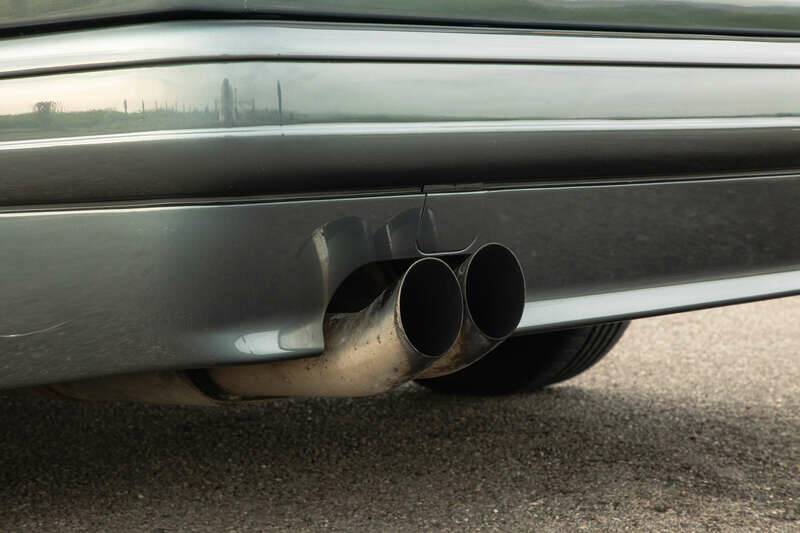 Image 32/50 of BMW 325i (1990)