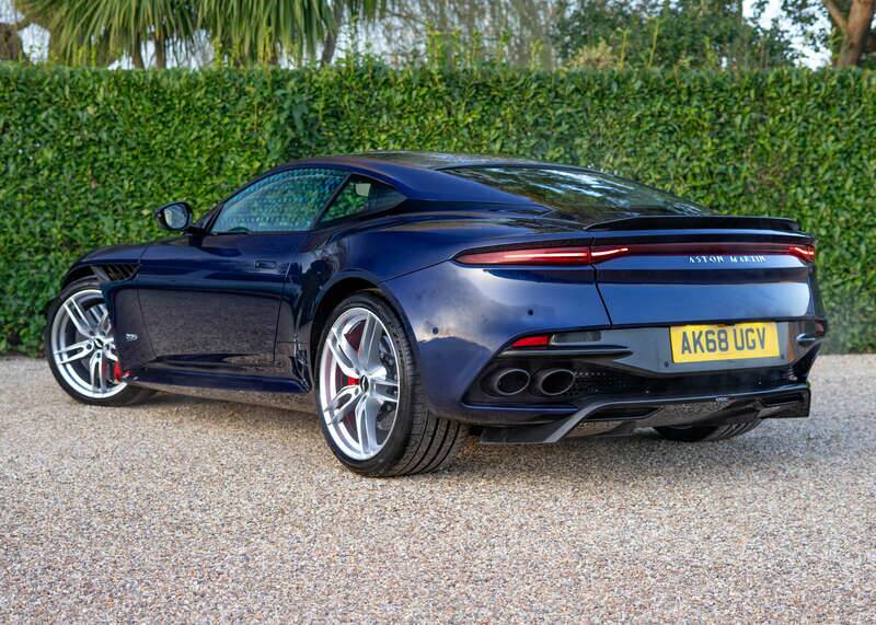 Immagine 11/50 di Aston Martin DBS Superleggera (2018)