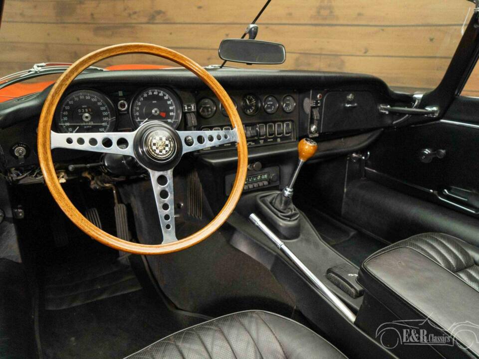 Imagen 2/16 de Jaguar E-Type V12 (1971)
