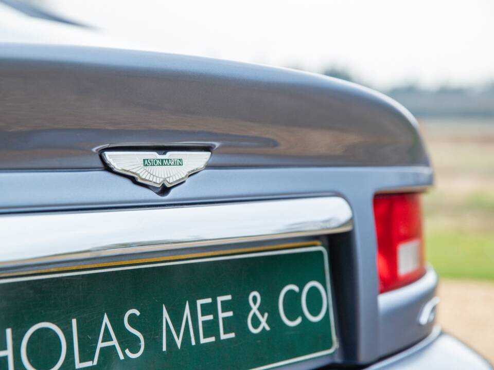 Image 34/74 of Aston Martin DB 7 GT (2004)