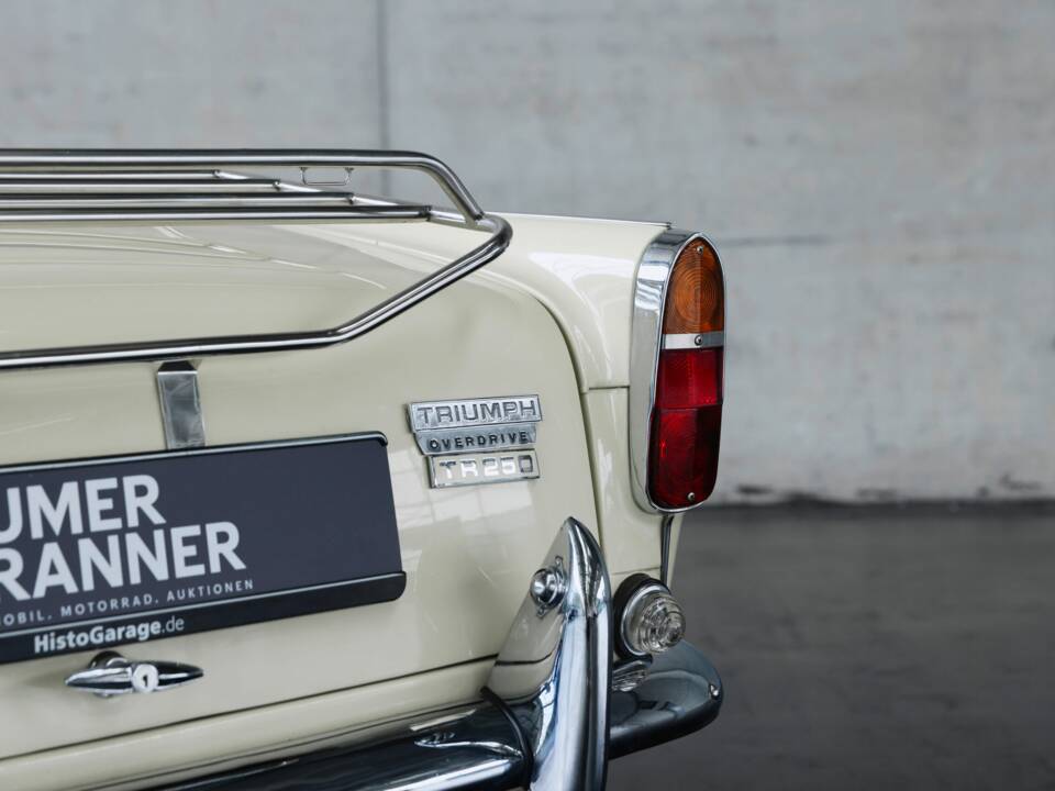 Bild 41/44 von Triumph TR 250 (1968)