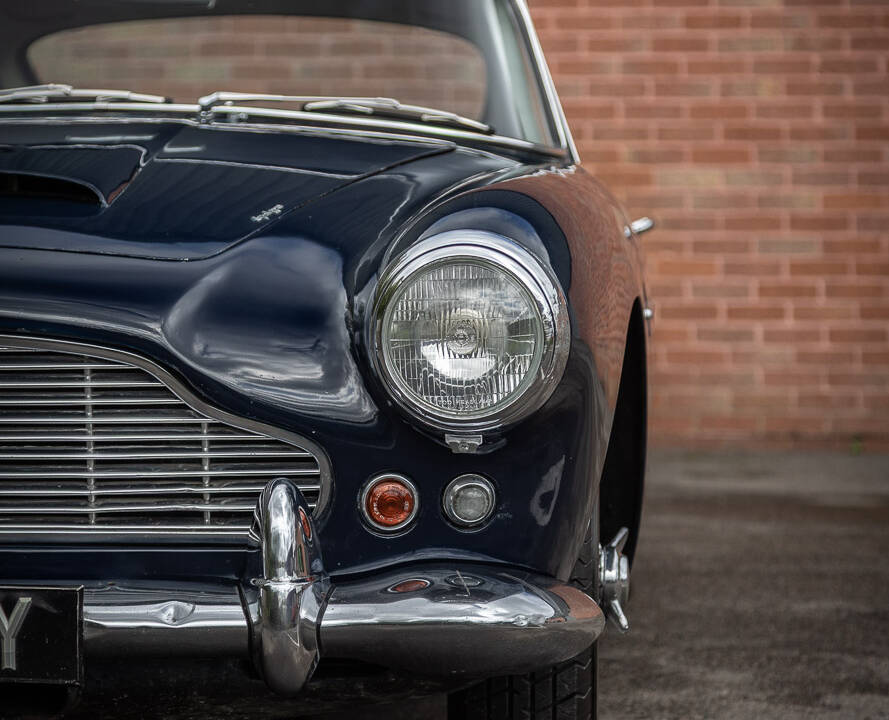 Image 13/72 de Aston Martin DB 4 (1962)