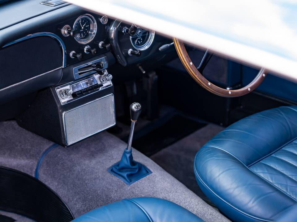 Image 27/56 of Aston Martin DB 4 (1960)