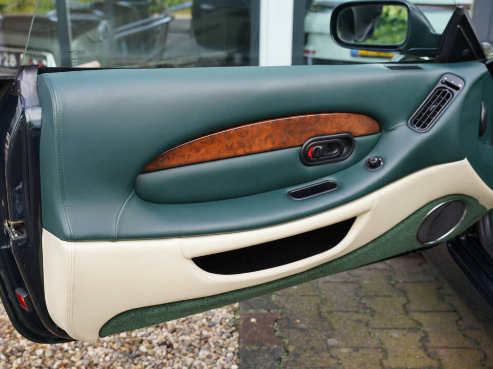 Imagen 31/50 de Aston Martin DB 7 Vantage (2001)