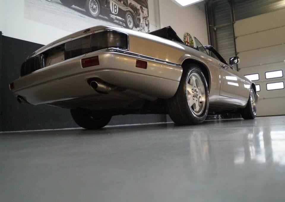 Image 32/50 of Jaguar XJS 4.0 (1995)