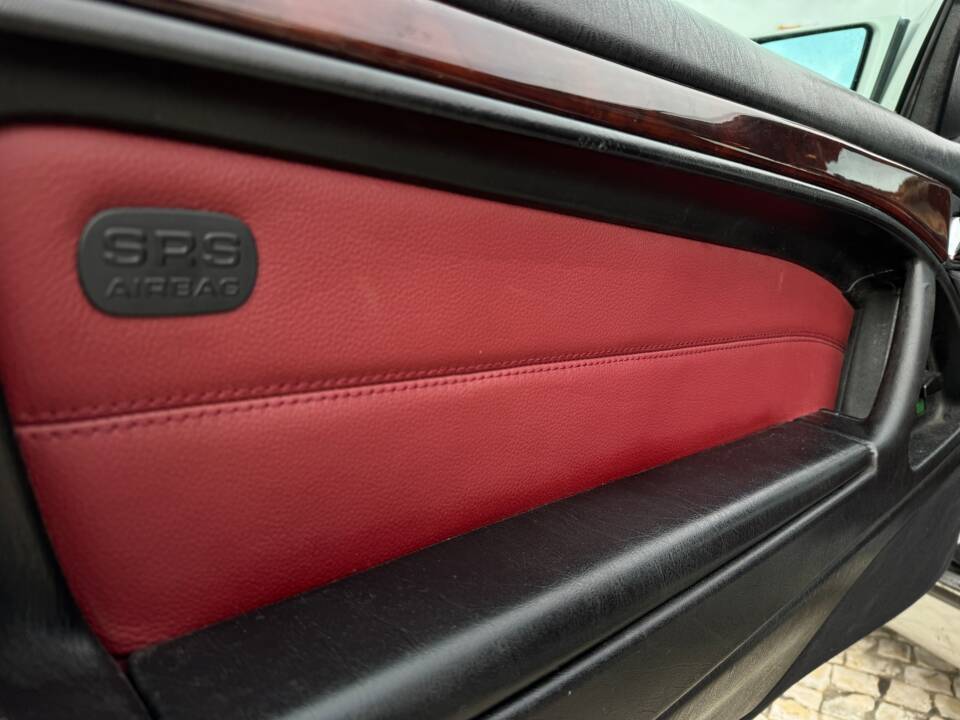 Image 22/51 of Mercedes-Benz SL 320 (1996)