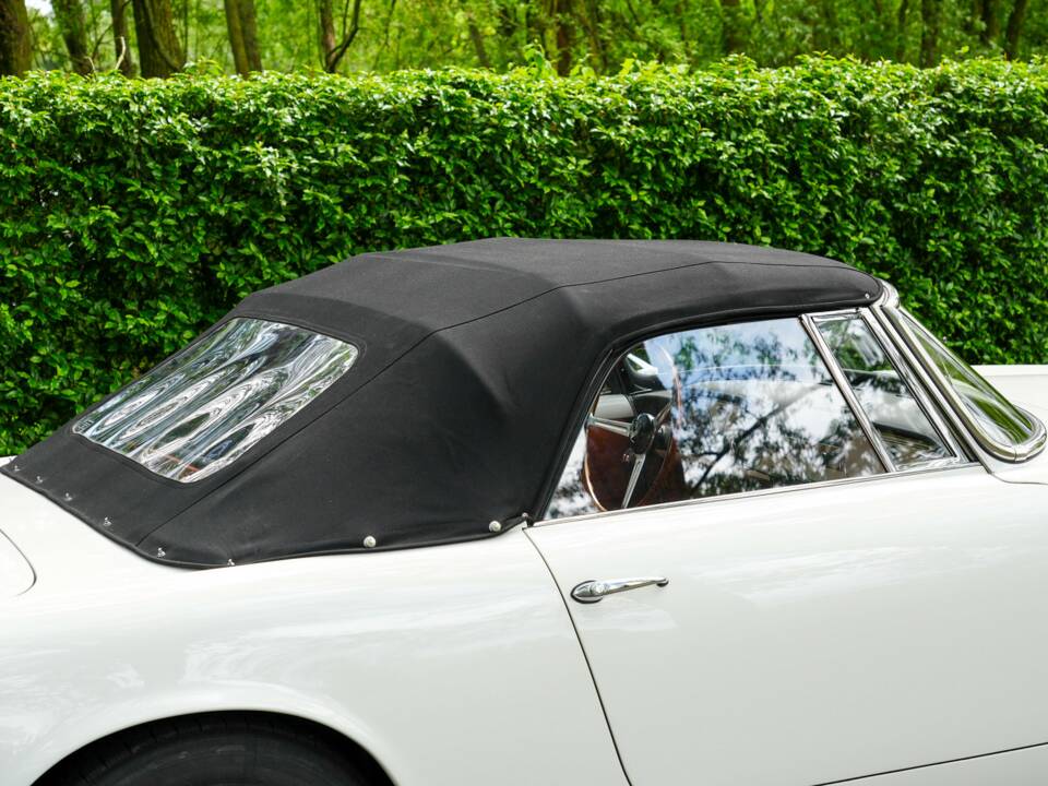 Image 15/41 of Lancia Flaminia GT 3C 2.5 Convertible (1963)