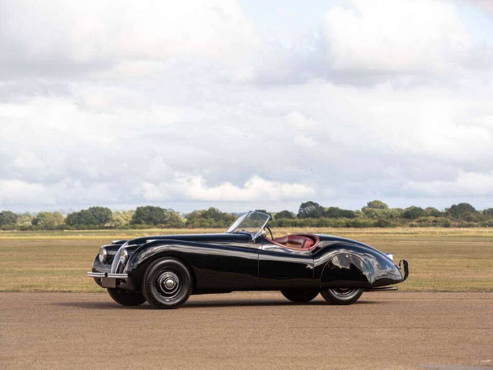 Image 1/32 of Jaguar XK 120 OTS (1950)