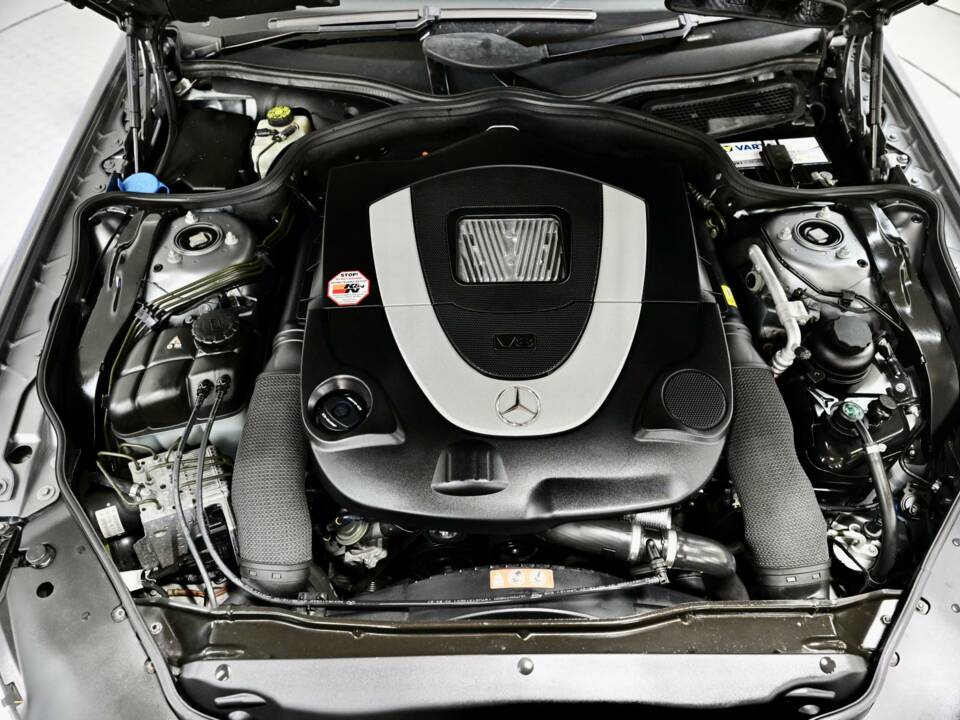 Imagen 26/50 de Mercedes-Benz SL 500 (2008)
