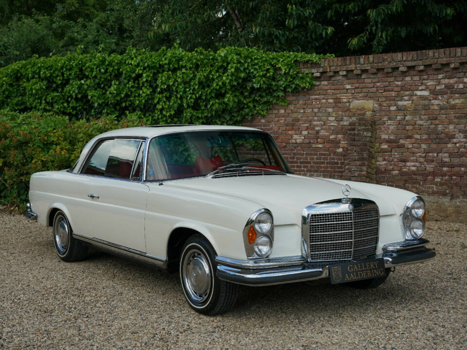 Imagen 46/50 de Mercedes-Benz 280 SE 3,5 (1970)