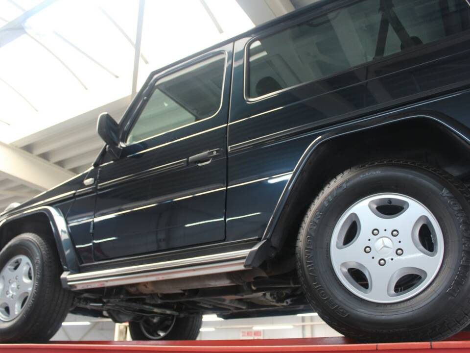 Immagine 9/50 di Mercedes-Benz G 320 (SWB) (1996)