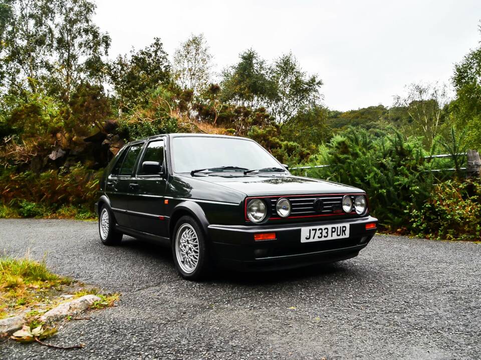 Image 20/37 de Volkswagen Golf III 2.0 16V GTI (1992)