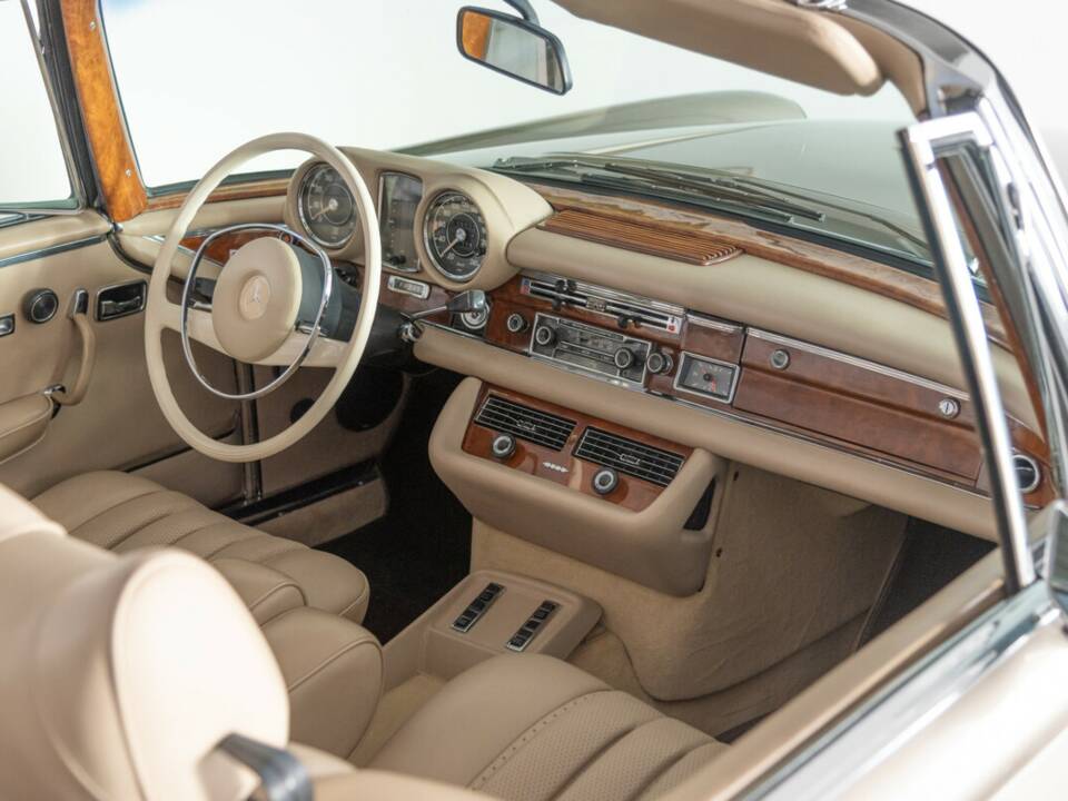 Bild 30/42 von Mercedes-Benz 280 SE 3,5 (1971)