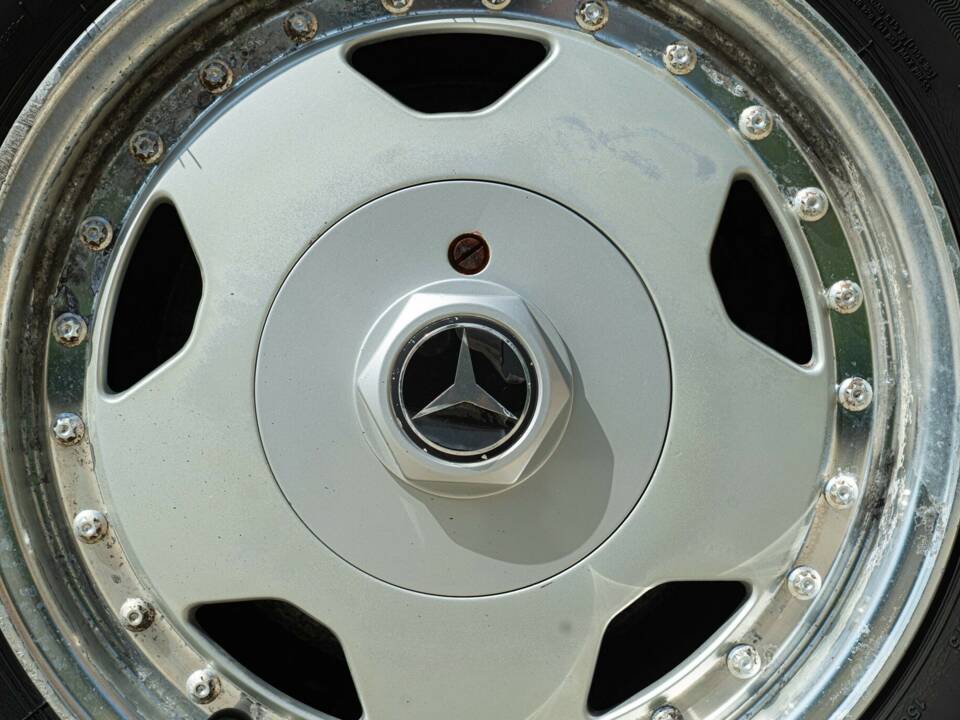 Immagine 13/50 di Mercedes-Benz C 200 Kompressor (1996)