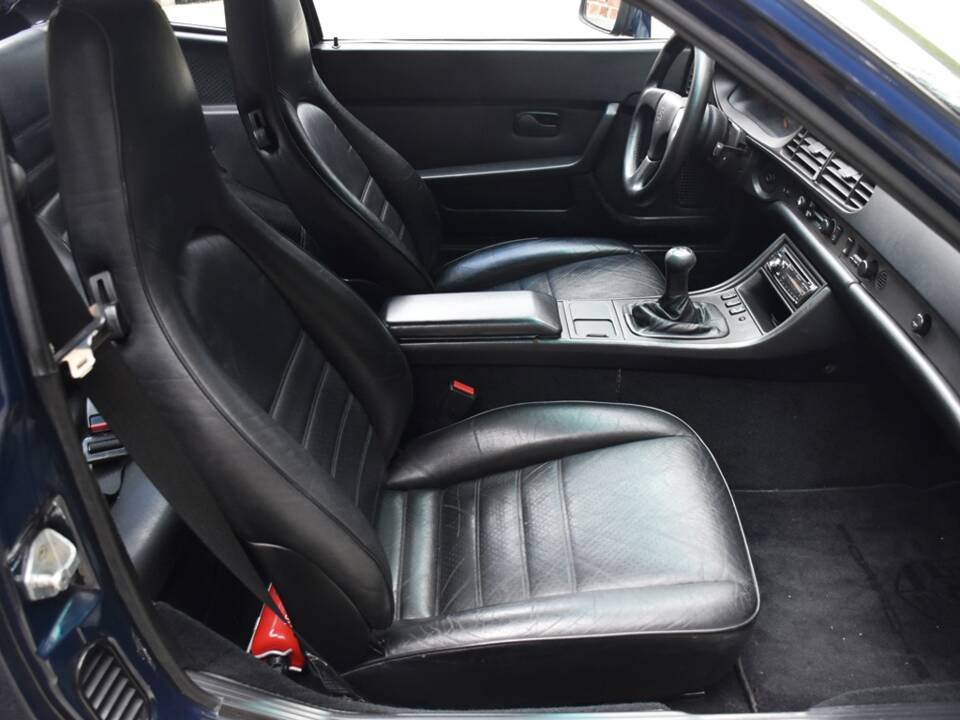 Immagine 21/40 di Porsche 944 (1985)