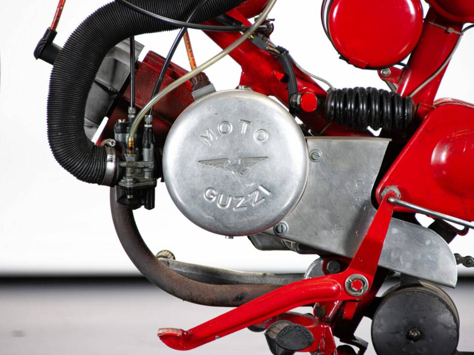 Image 12/42 of Moto Guzzi Motoleggera 65 (1954)