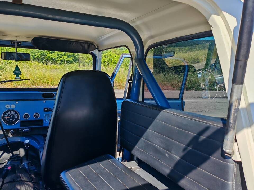 Image 26/31 of Jeep CJ-7 2.4L Diesel (1983)