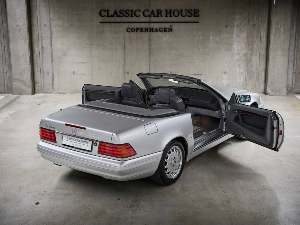 Immagine 23/95 di Mercedes-Benz SL 600 (1998)