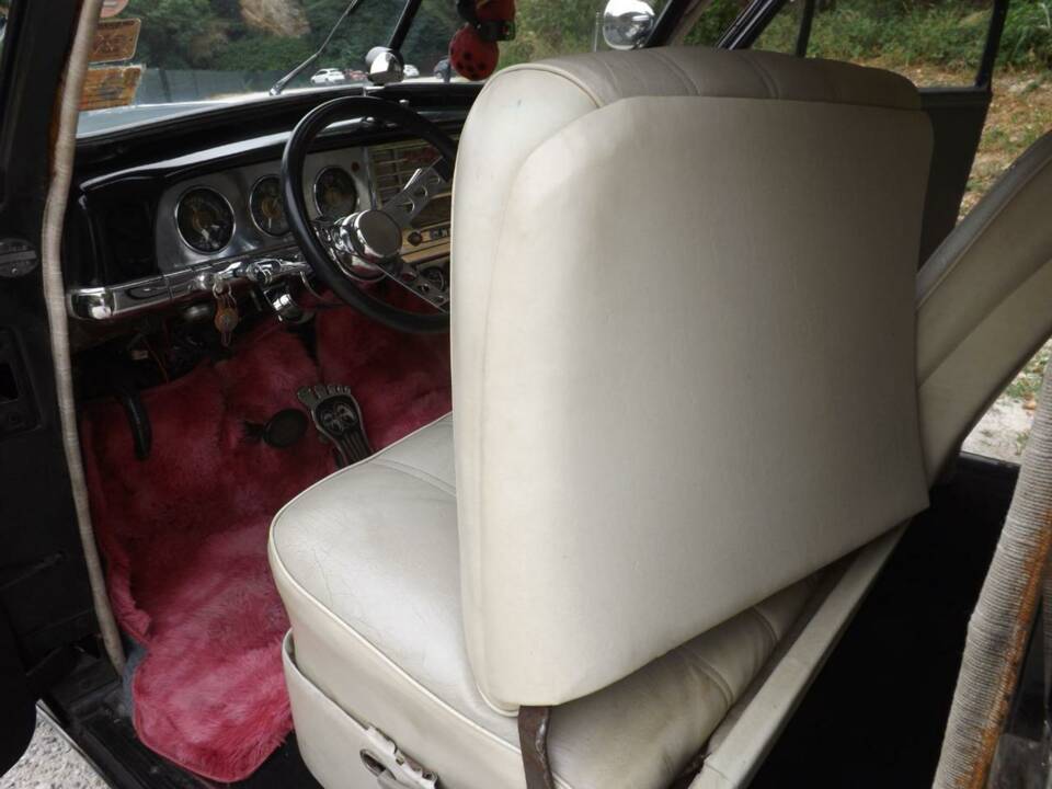 Image 25/50 de Plymouth Special Deluxe (1949)