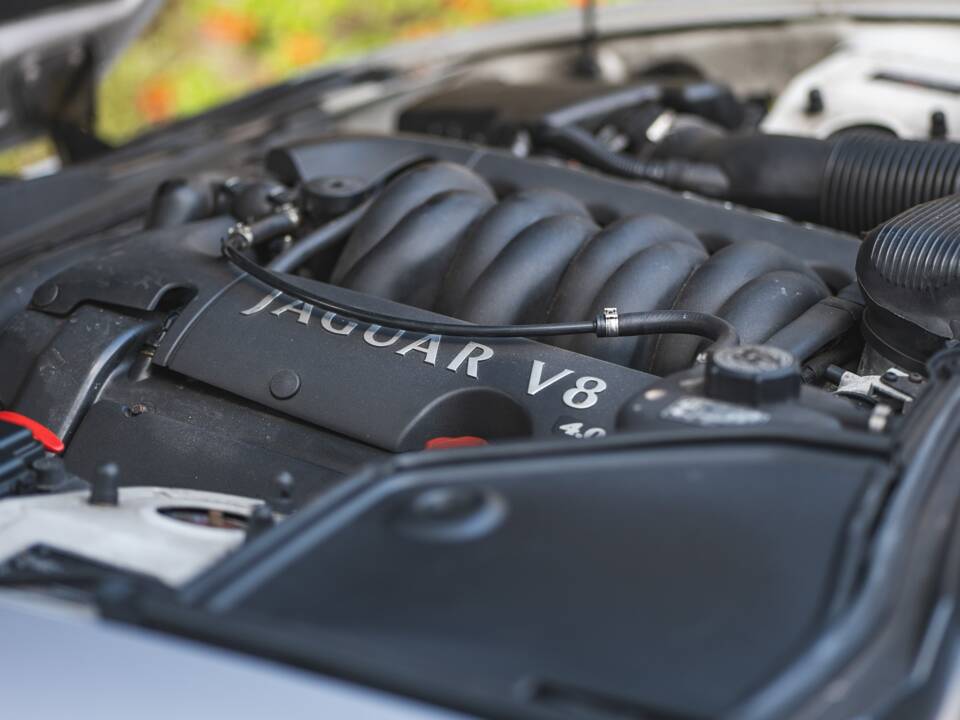 Imagen 5/50 de Jaguar XK8 4.0 (2000)