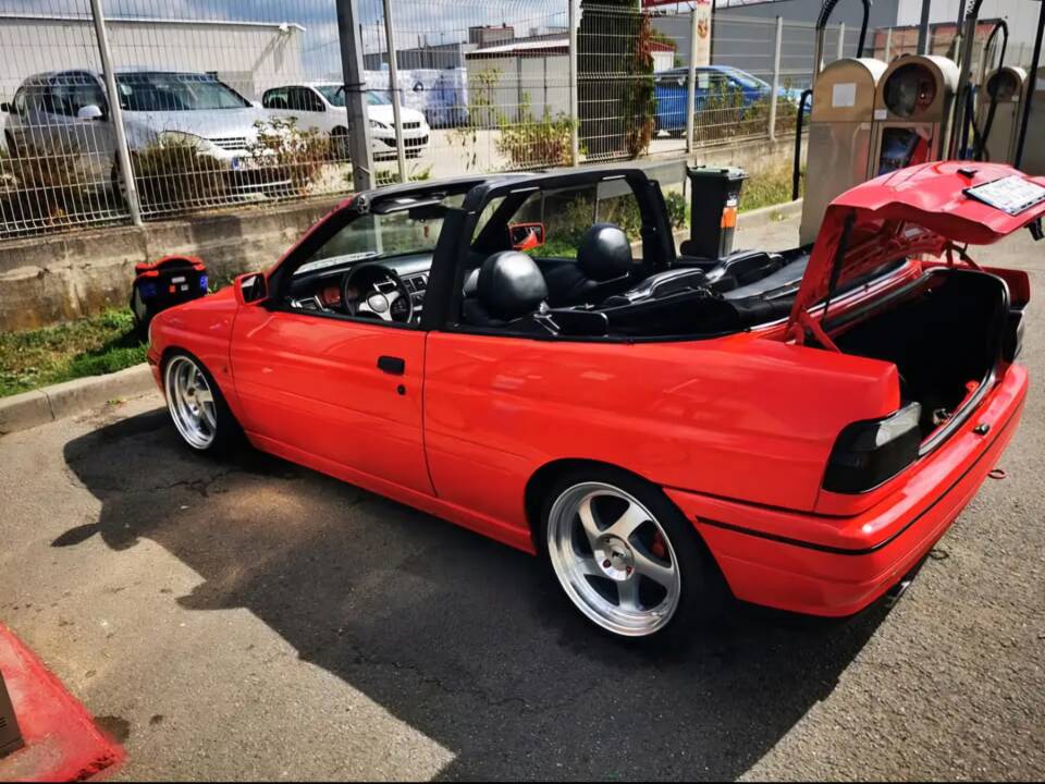 Bild 2/11 von Ford Escort 1.8 16v (1991)