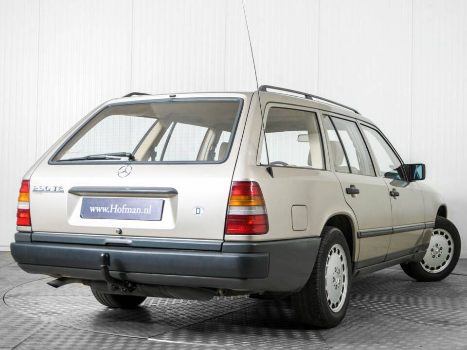 Bild 43/50 von Mercedes-Benz 230 TE (1987)