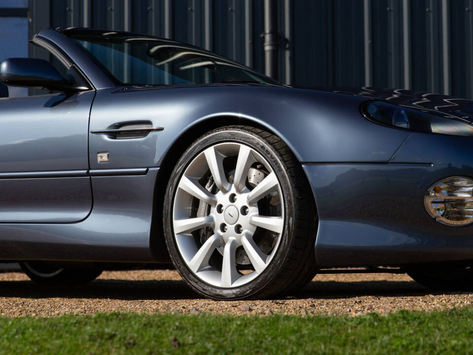 Afbeelding 14/98 van Aston Martin DB 7 Vantage Volante (2003)