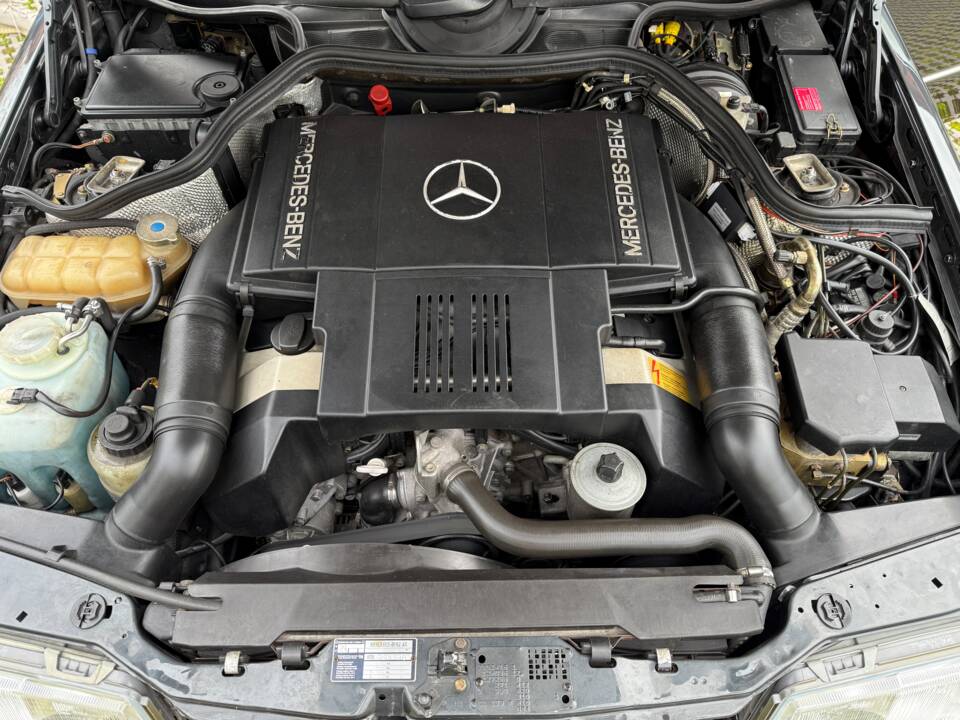 Bild 21/27 von Mercedes-Benz 500 E (1992)