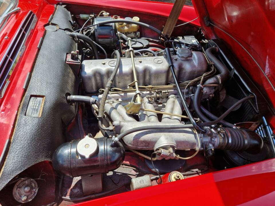 Afbeelding 6/14 van Mercedes-Benz 250 SL (1967)